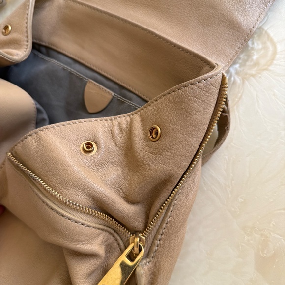 Marc Jacobs Adjustable Nude Leather Backpack With Lock Design - Picture 9 of 13